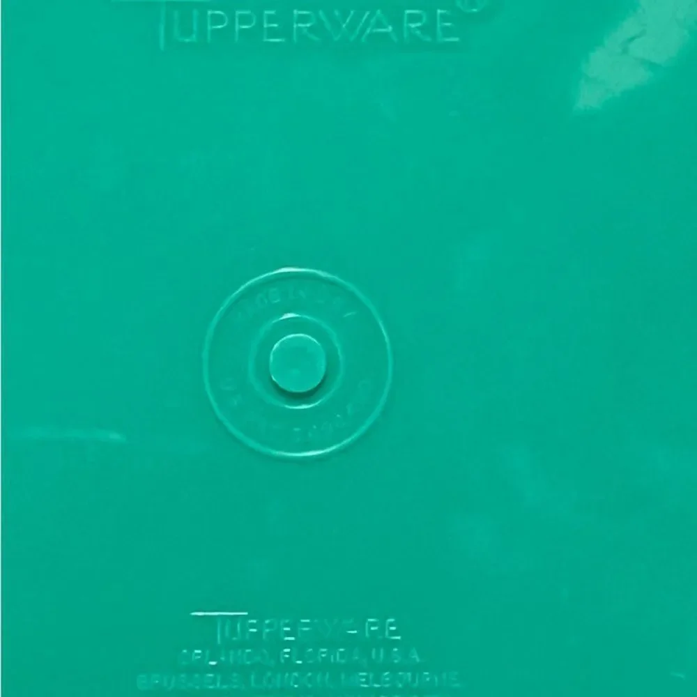 Tupperware Vintage Grater Shredder Lid & Bowl Jadeite Green No Storage Lid 786-3
